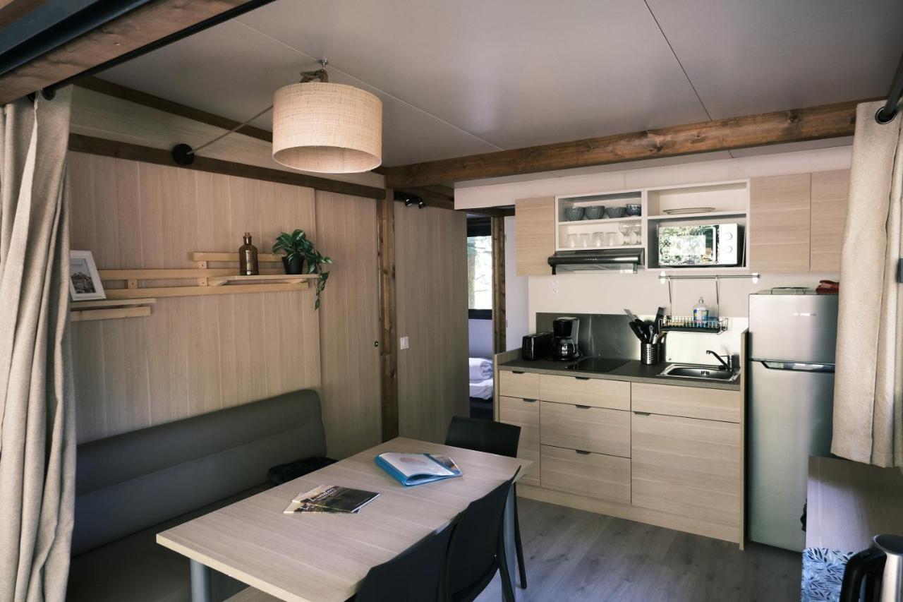Liginiac Lodge Avec Spa Privatif - Foret Et Lac מראה חיצוני תמונה