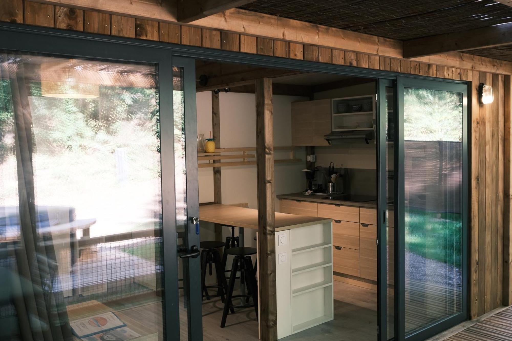 Liginiac Lodge Avec Spa Privatif - Foret Et Lac מראה חיצוני תמונה